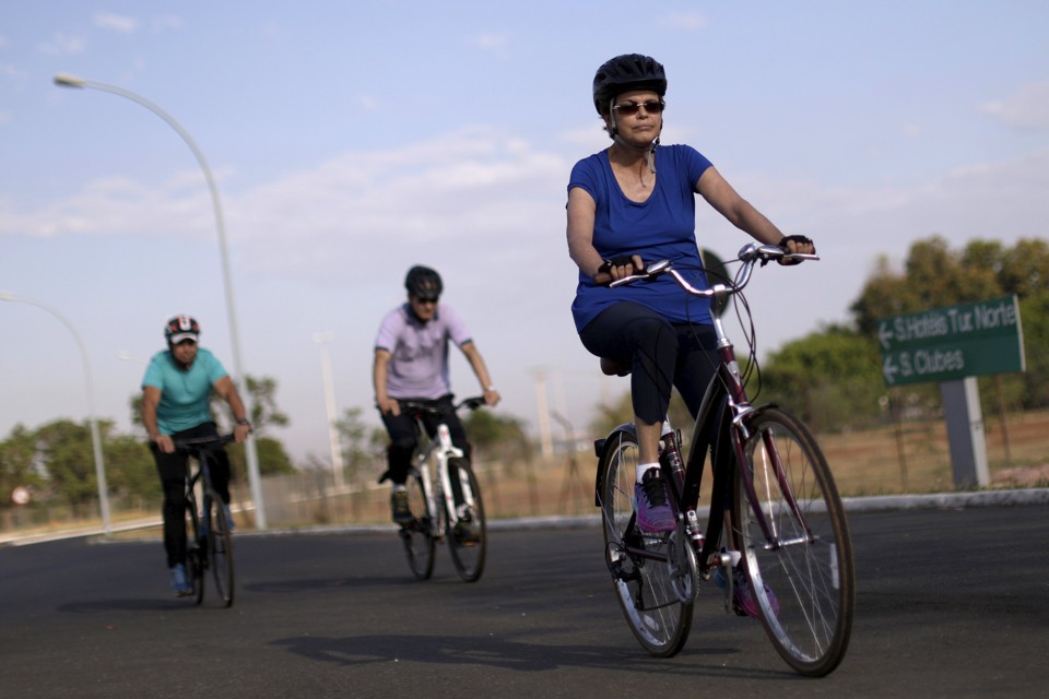 Dilma e sua pedalada matinal em Brasília: pedaladas fiscais são o problema da presidente. | Ueslei Marcelino/Reuters