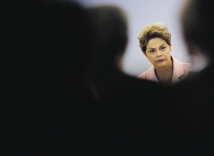 Dilma orientou seus principais ministros para acelerarem propostas sobre corte emergencial de gastos . | Ueslei Marcelino/Reuters
