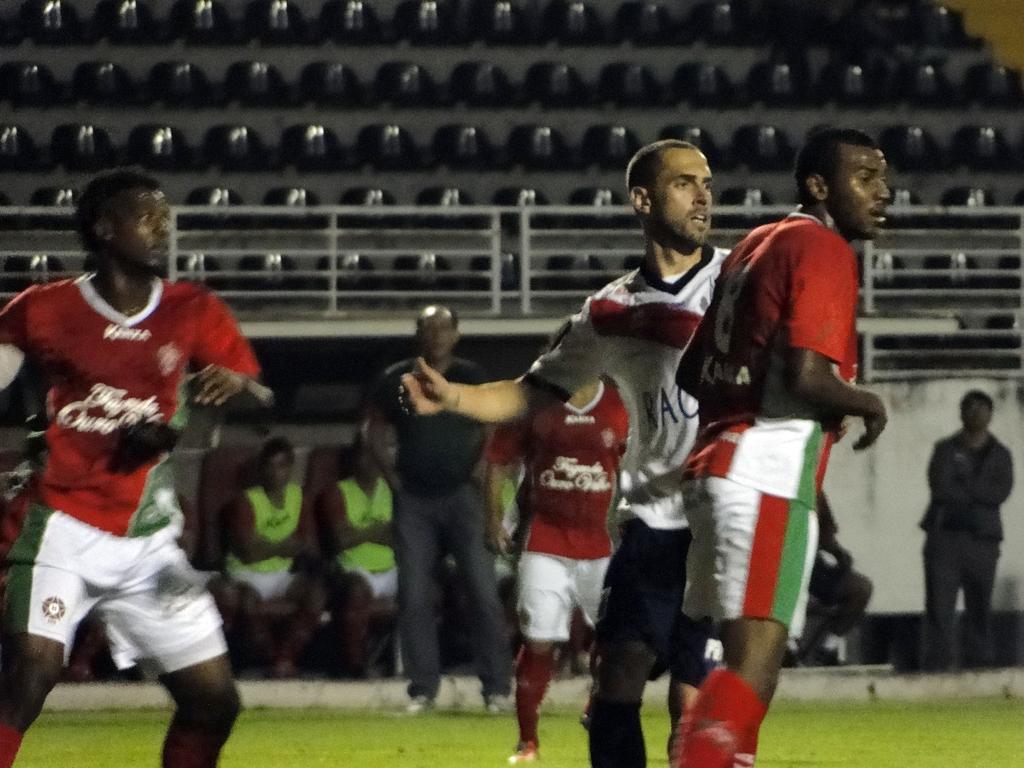 Rafael Costa fez o primeiro gol do Paraná em Varginha. | Monique Vilela/AGB/Folhapress
