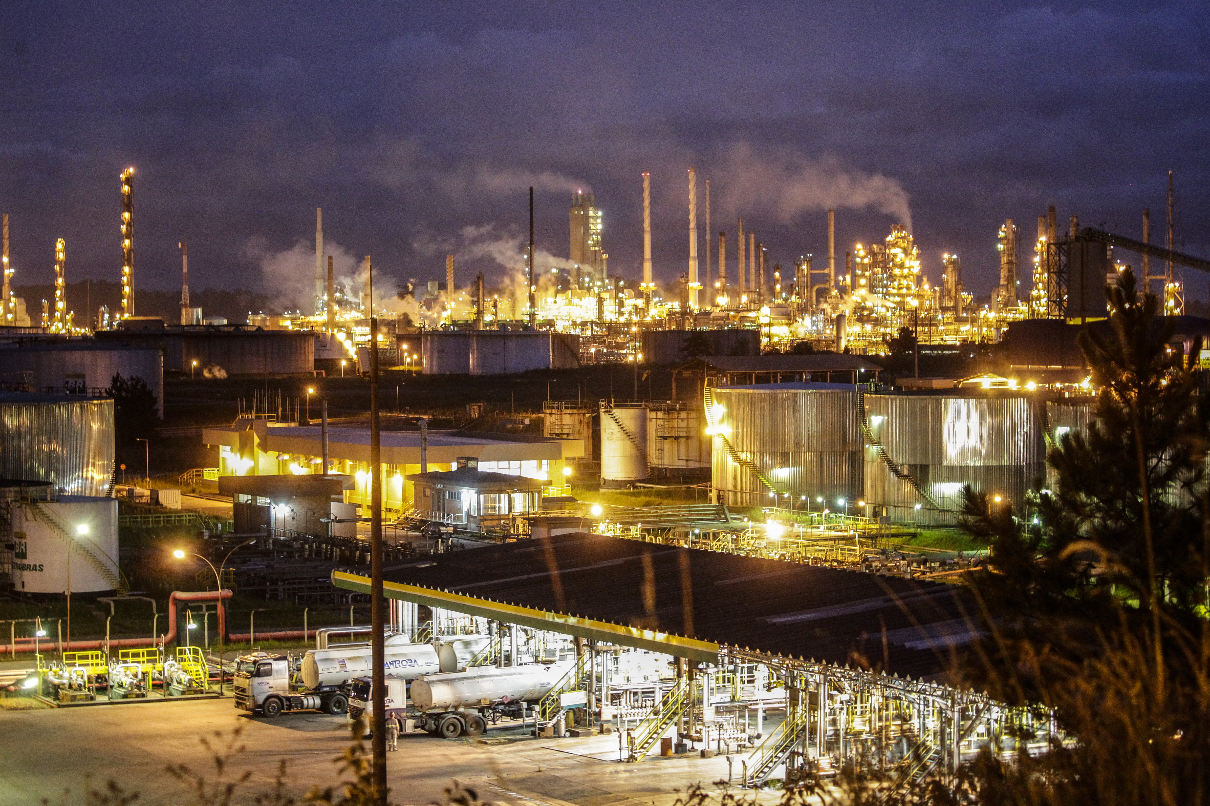 O processo de modernização e ampliação da refinaria Getúlio Vargas (Repar), em Araucária, começou em 2006. | Daniel Castellano / Gazeta do Povo