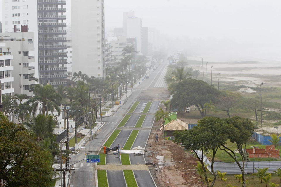 Projeto prevê reforma de vias e calçadas por 1,8 Km ao longo da orla. | Antônio More/Gazeta do Povo