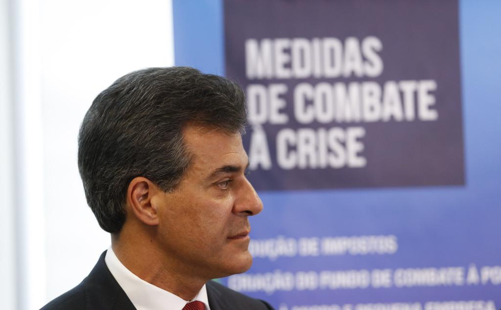 “O ajuste fiscal é necessário, mas desde que penalize minimamente a população”, disse Beto Richa. | Daniel Castellano/Gazeta do Povo