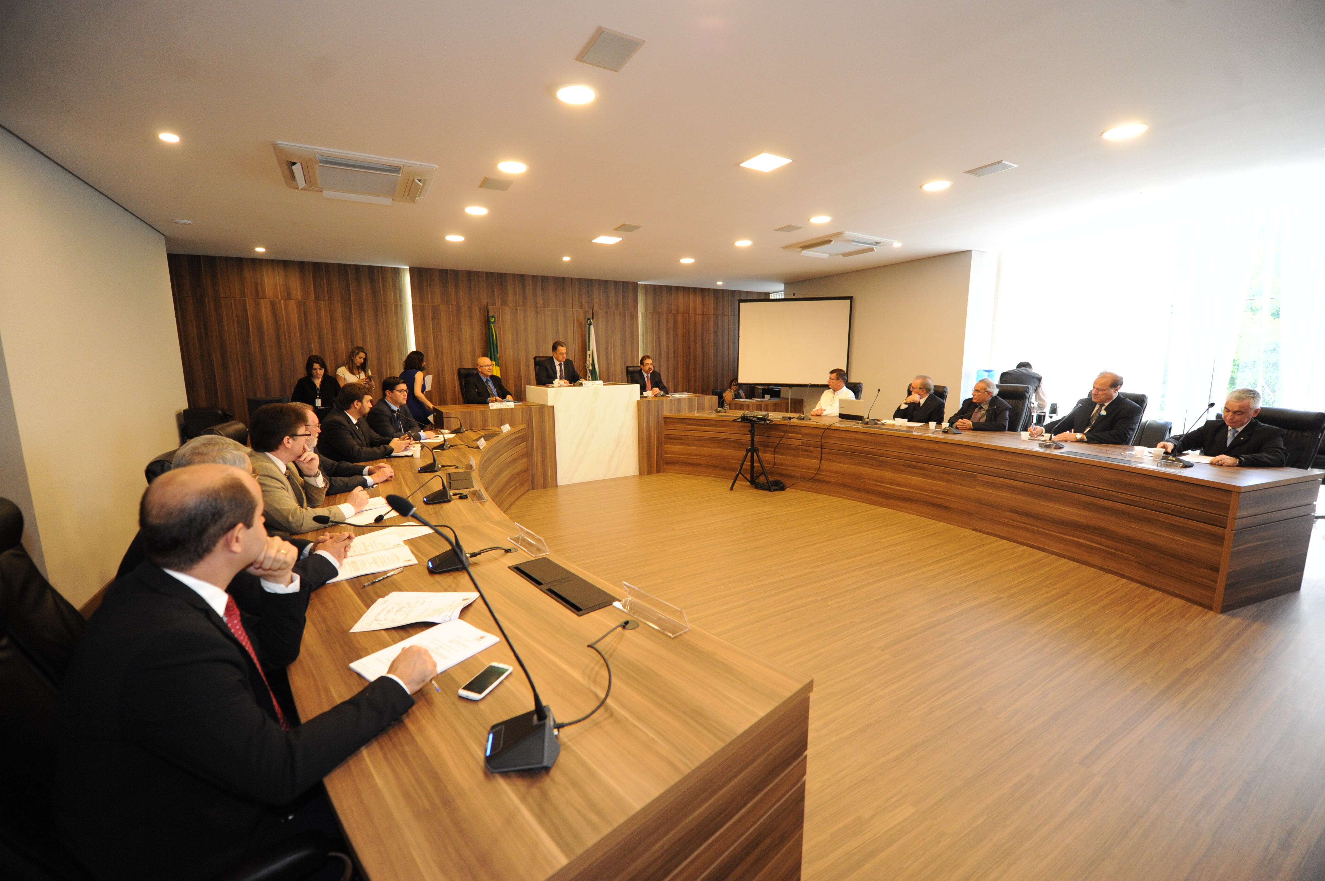 Encontro na Assembleia Legislativa do PR com as entidades de classe: críticas ao projeto do governo. | Pedro Oliveira/Alep
