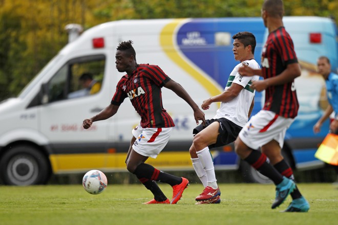 Coxa 2 x 1 Atlético-PR , jogo válido pela Taça FPF 2015 | Antônio More/Gazeta do Povo