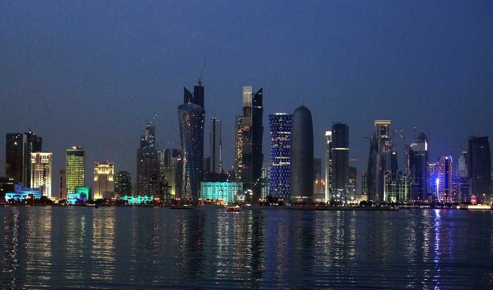 Vista de Doha, no Qatar; muitos sírios trabalham em países ricos do golfo Pérsico, mas não recebem cidadania nem ajuda financeira | Christof Koepsel/Getty Images