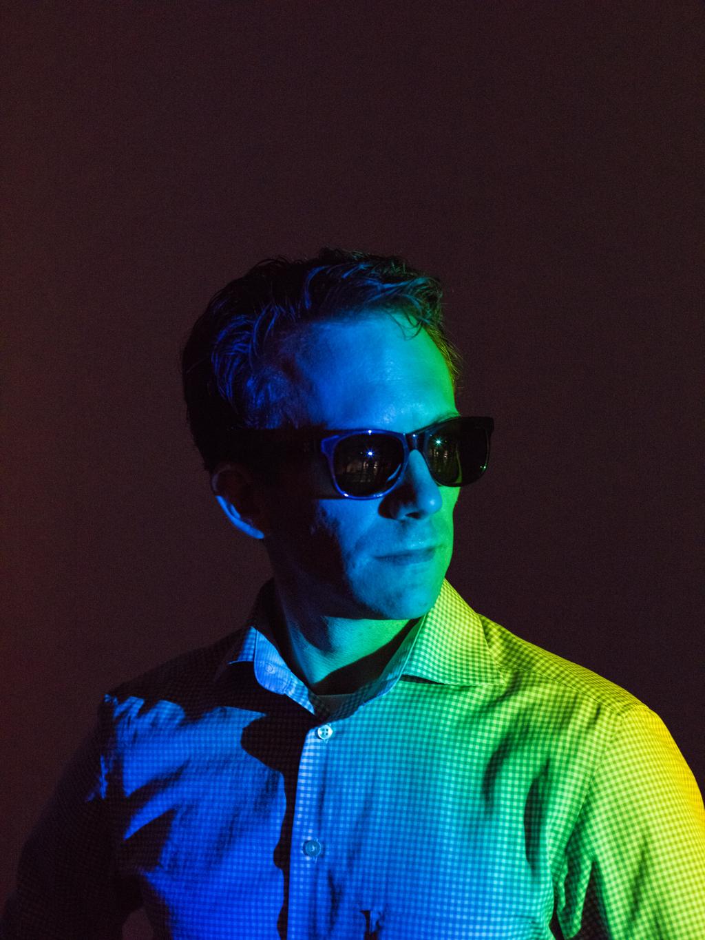 Andrew Schmeder fez parte da equipe que desenvolveu os óculos EnChroma | Jason Henry/ The New York Tim