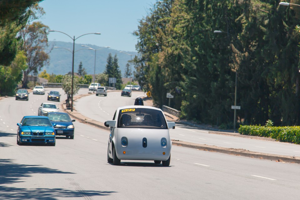 Desde 2009 os carros da Google tiveram 16 acidentes, geralmente leves, e todos teriam sido por falha humana. | Gordon de Los Santos/Google