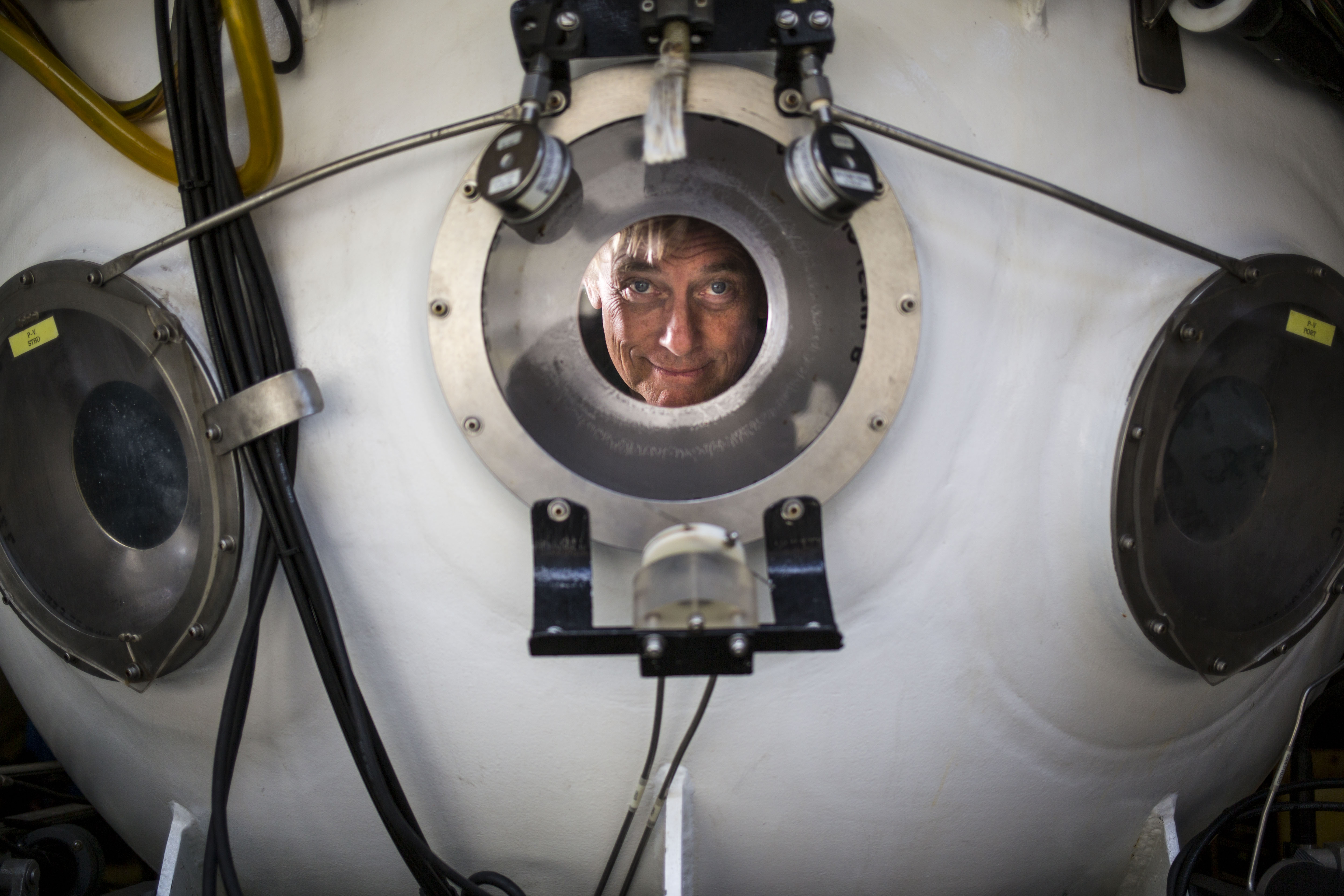 Programa com veículos submersíveis tripulados comandado por Terry Kerby sofre cortes orçamentários. | Kent Nishimura/The New York Times