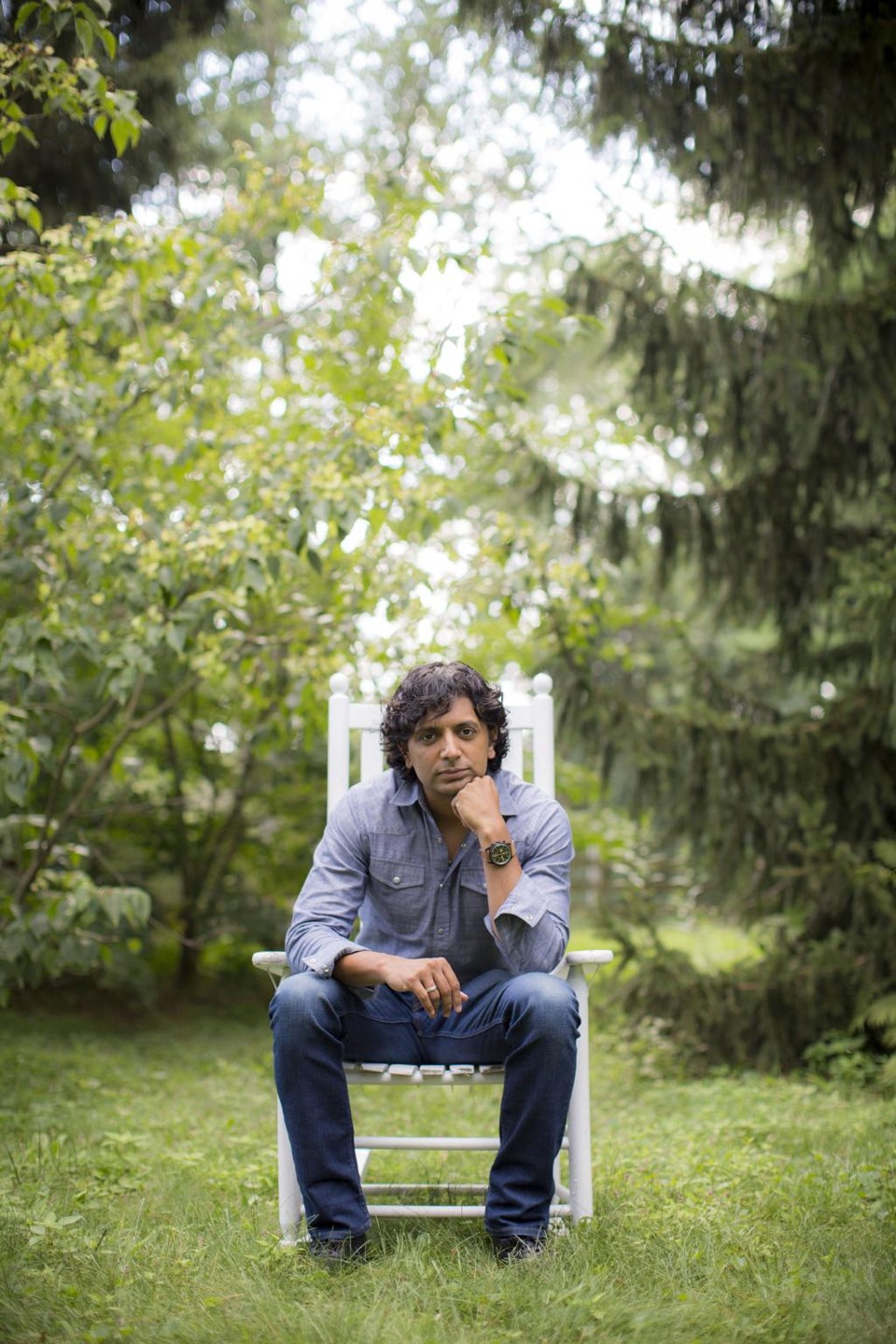 M. Night Shyamalan, cujo primeiro filme de estúdio foi “O Sexto Sentido” (1999), disse que reavaliou sua vida profissional depois de produzir uma série de fracassos | JESSICA KOURKOUNIS/FOR THE NEW YORK TIMES