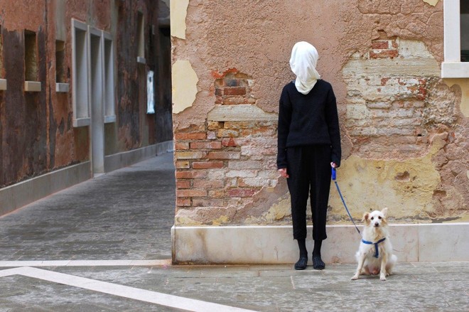 Claudia Elias tirou várias fotos de si mesma em outros países. |