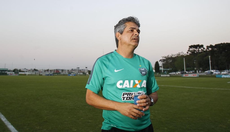 Ney Franco ficou conhecido ao vencer um Estadual, mas diz que Primeira Liga é mais interessante. | Daniel Castellano/Gazeta do Povo