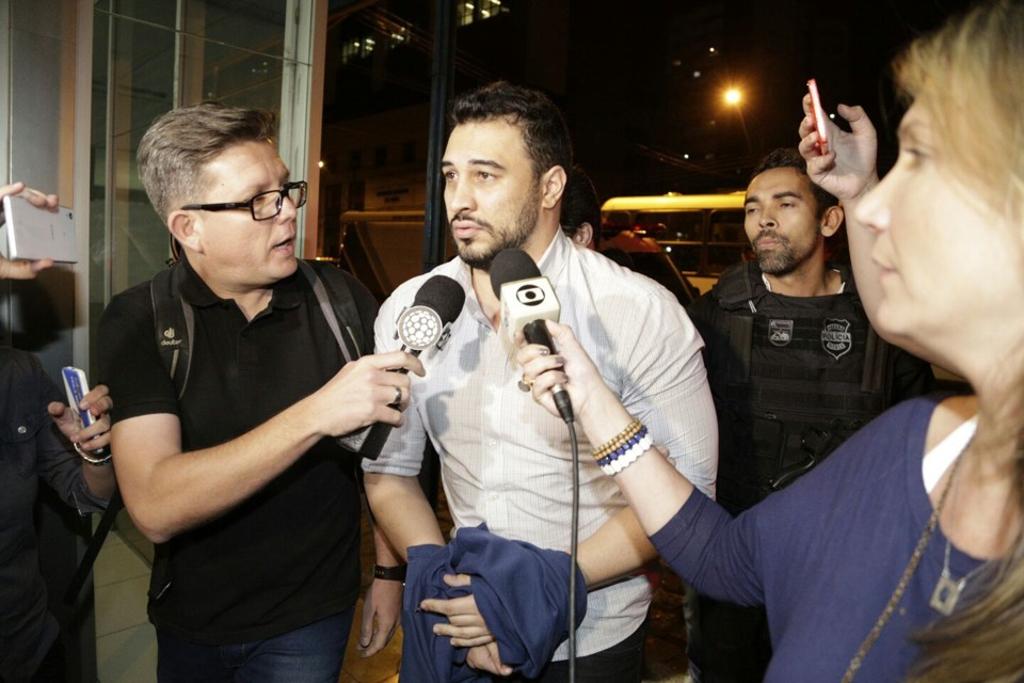 Raphael Suss Marques dá entrevista ao ser preso | /Lineu Filho/Tribuna do Paraná