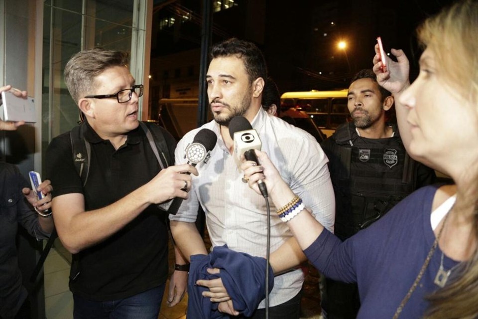 Raphael Suss Marques dá entrevista ao ser preso | /Lineu Filho/Tribuna do Paraná