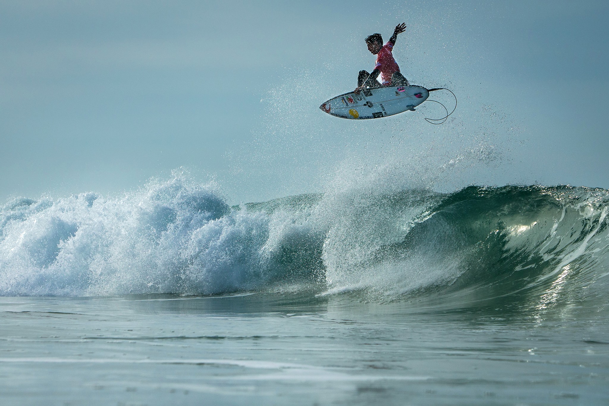 Se vencer a etapa portuguesa, Gabriel Medina pode se tornar líder do ranking. | WSL/