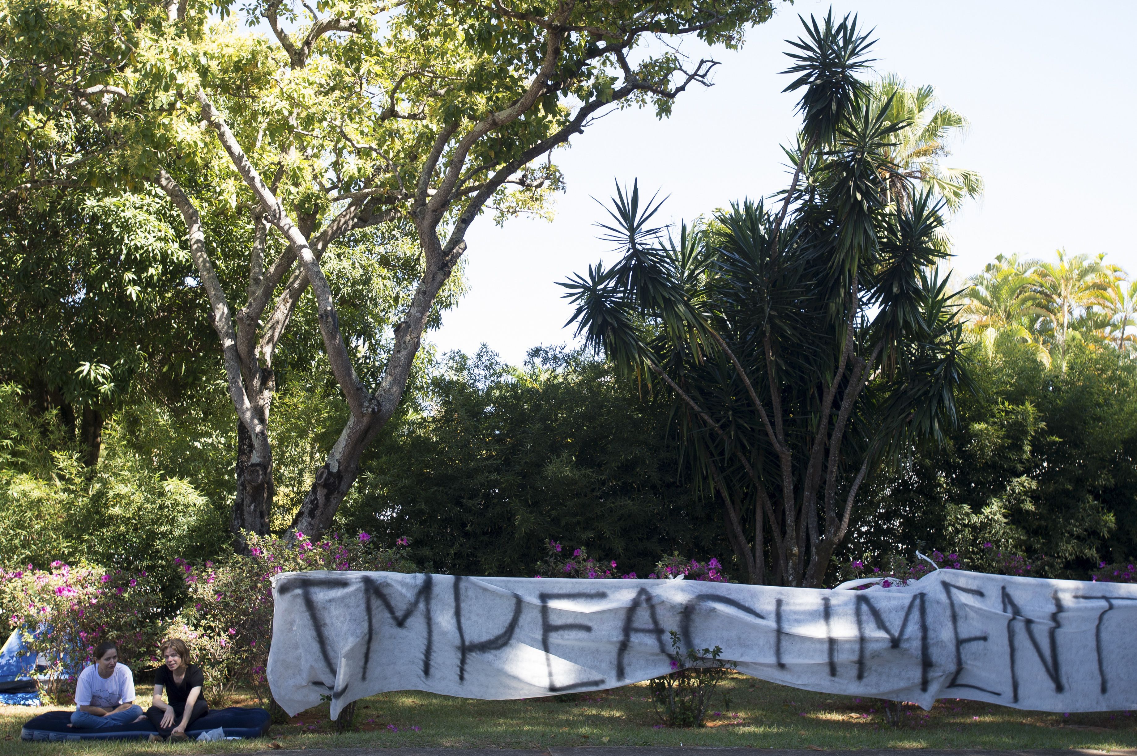 Integrantes do Movimento Brasil Livre protestam contra a presidente Dilma desde quinta-feira (22). | Marcelo Camargo/ Agência Brasil