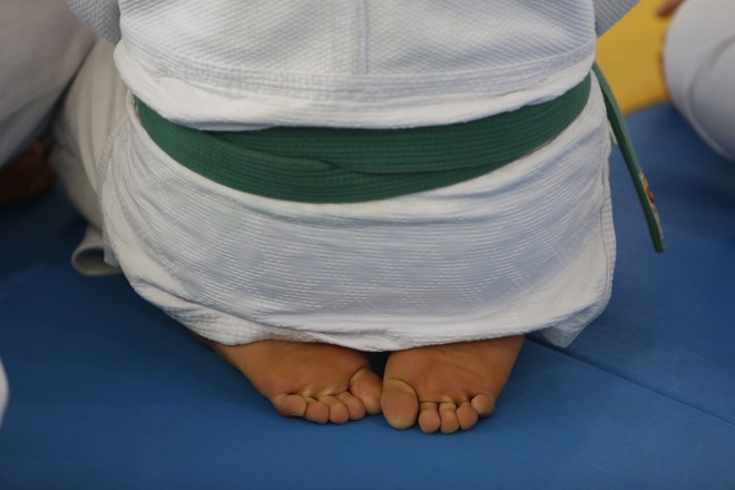 Criança acompanha workshop gratuito para judocas mirins das classes sub-13 e sub-15 no Centro Esportivo Bagozzi, no bairro Portão, em Curitiba. | Henry Milleo/Gazeta do Povo