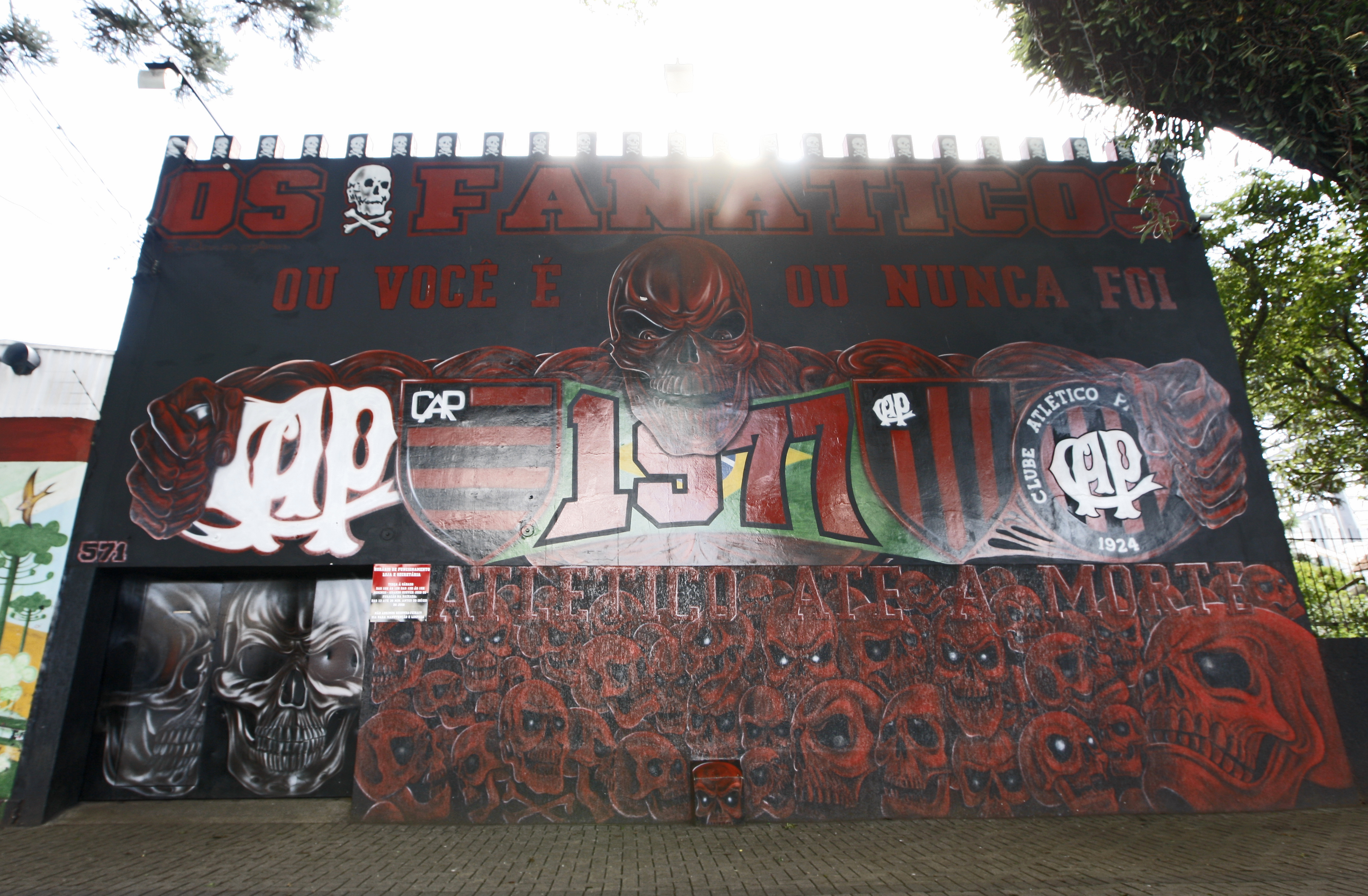 Sede da torcida organizada Os Fanáticos, próxima à Arena. | Hugo Harada/Gazeta do Povo