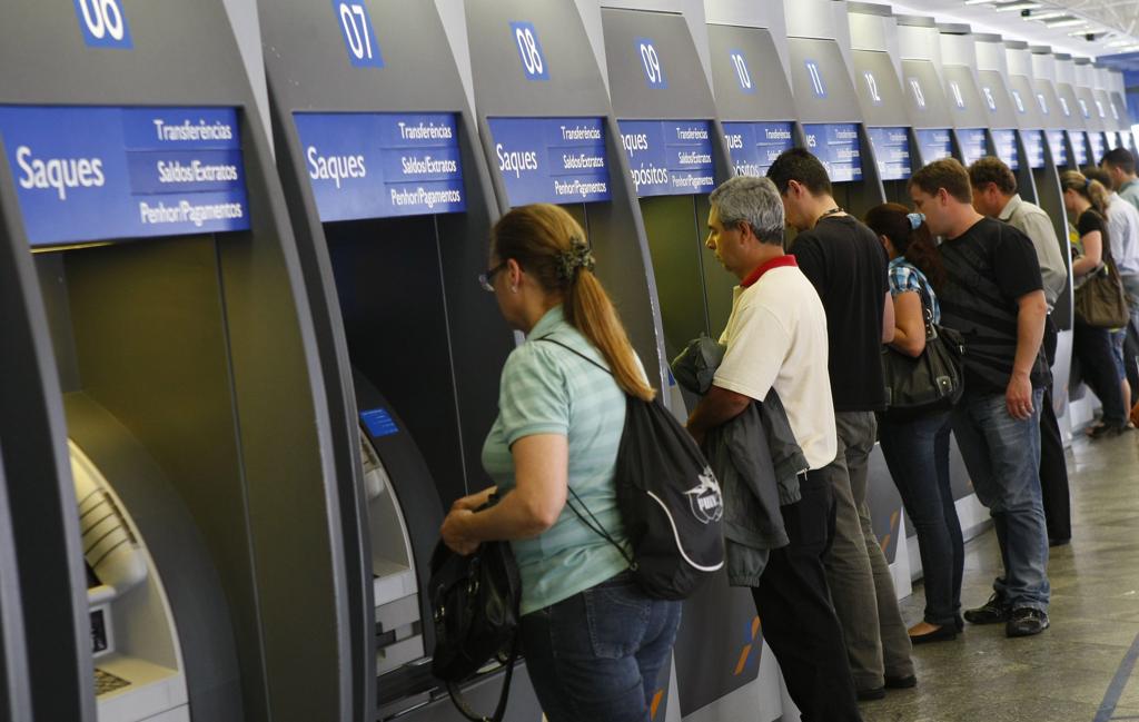 Fraudes bancárias pela internet causaram prejuízo superior a R$ 3 milhões para diversas instituições, incluindo a Caixa | Daniel Castellano /Gazeta do Povo