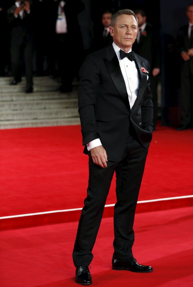Daniel Craig faz pose. |