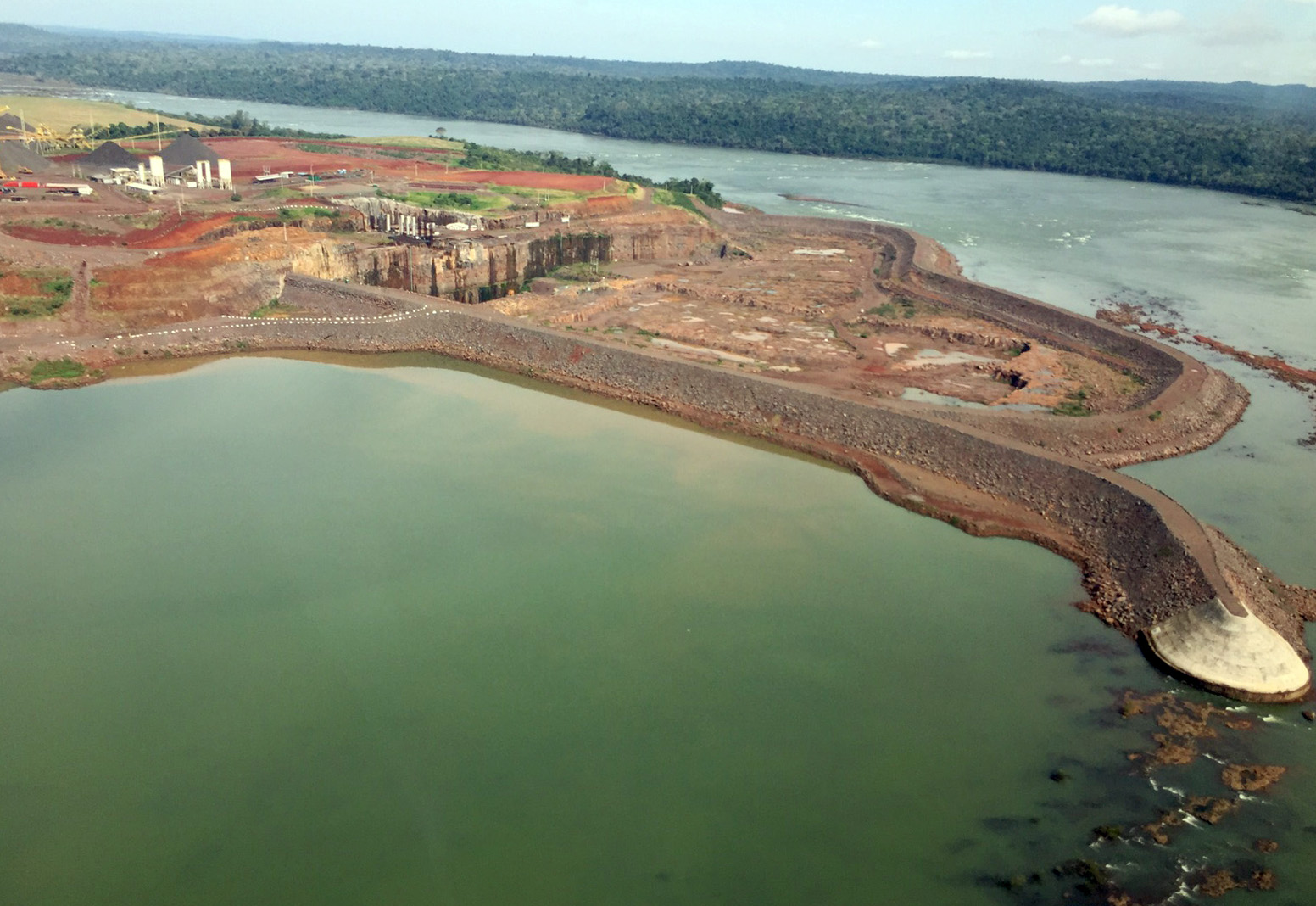 Obra do Usina do Baixo Iguaçu, cuja construtora responsável é a Odebrecht. | ANPr/Divulgação