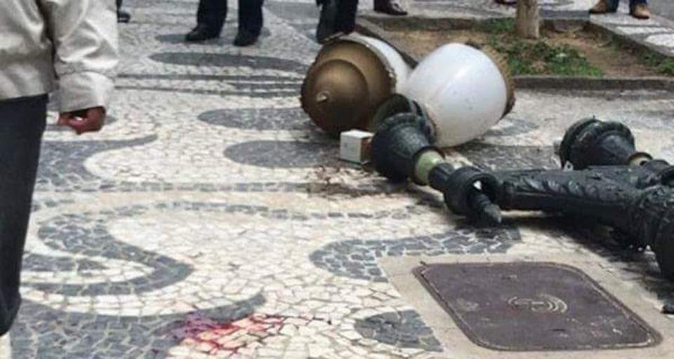 Poste republicano caiu e atingiu mulher na última sexta-feira (9), em Curitiba | Reprodução/Facebook