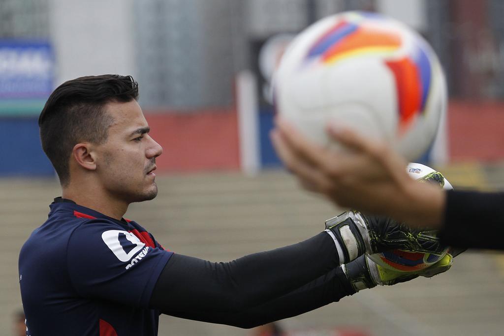 Antes de fechar com o Paraná, goleiro Felipe Alves ficou três meses sem emprego. | Jonathan Campos/Gazeta do Povo