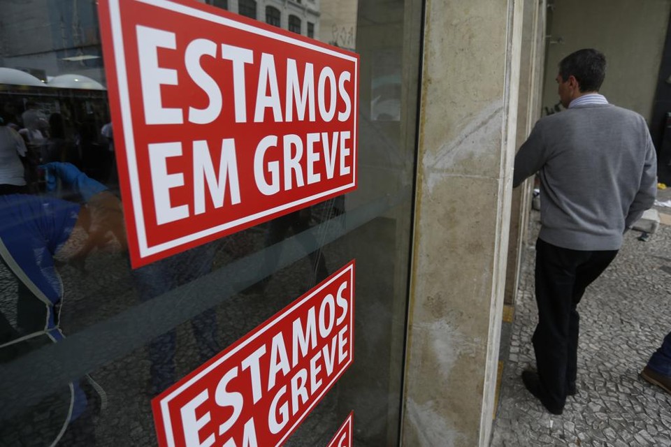 Paralisação em todo o país completa uma semana nesta terça (13) | Henry Milleo/Gazeta do Povo