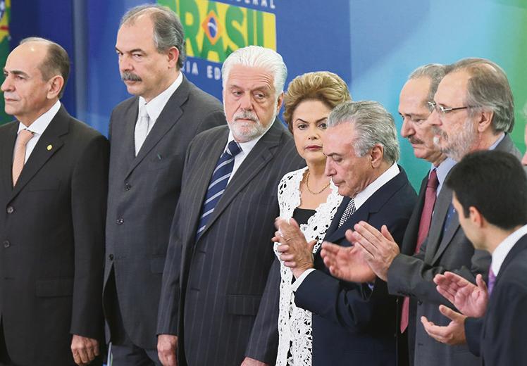 Dilma com ministros: “Temos um Brasil para governar até 2018”. | Lula Marques/Agência PT