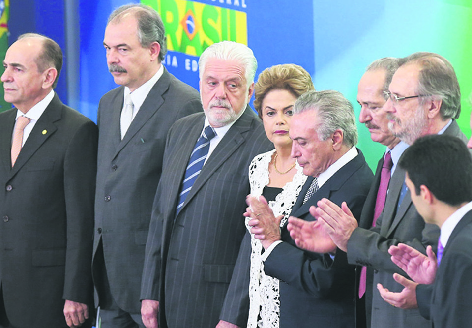 Dilma com ministros: “Temos um Brasil para governar até 2018”. | Lula Marques/Agência PT