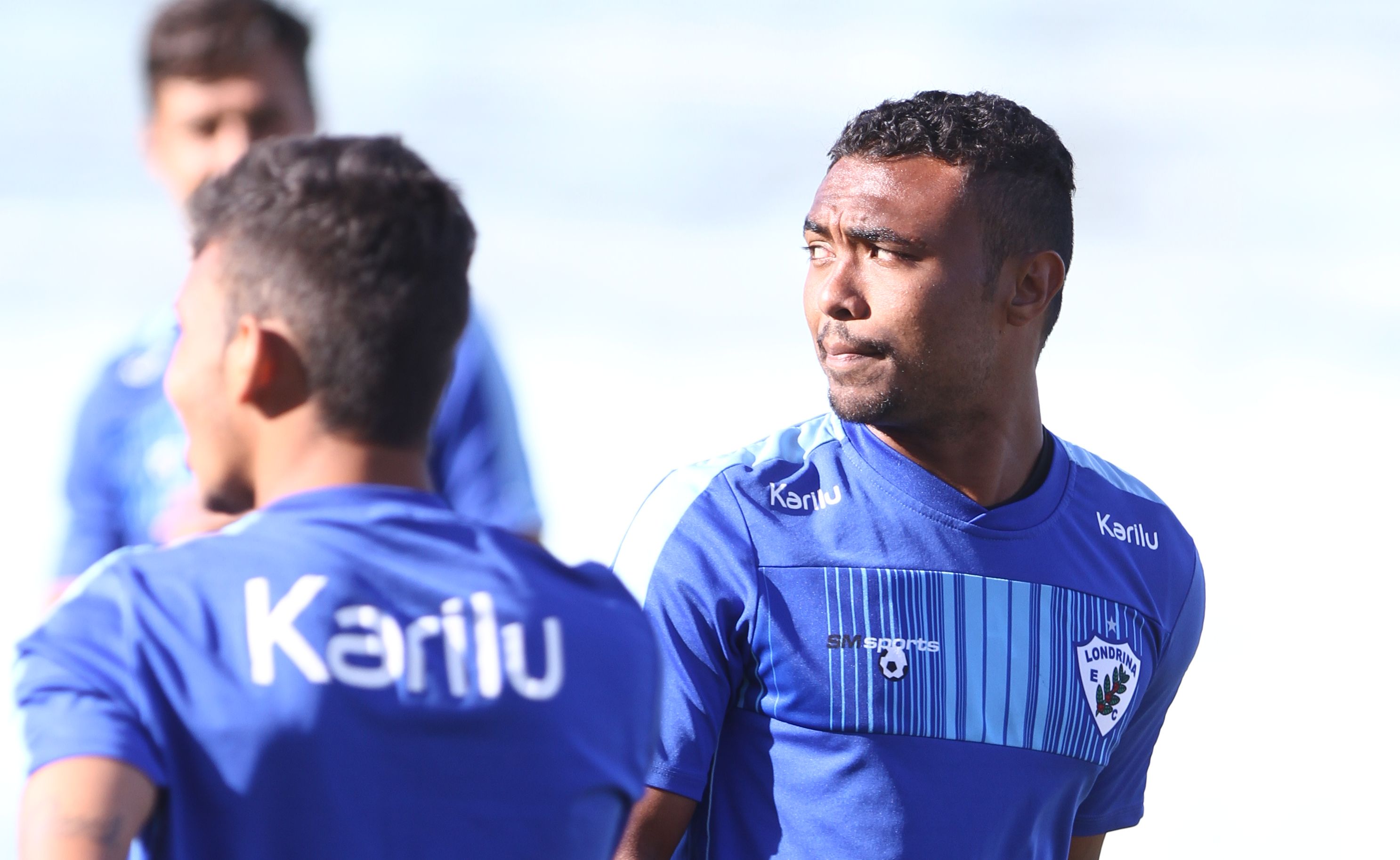 Zagueiro Silvio terá o apoio da família na partida em Aracaju. | Roberto Custódio / Jornal de Londrina/