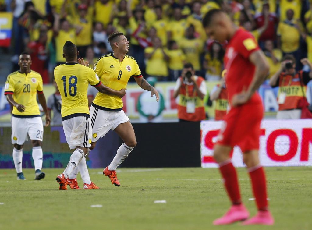 Cardona celebra o gol que garantiu a estreia vitoriosa da Colômbia nas Eliminatórias para a Copa de 2018. | John Vizcaino/Reuters