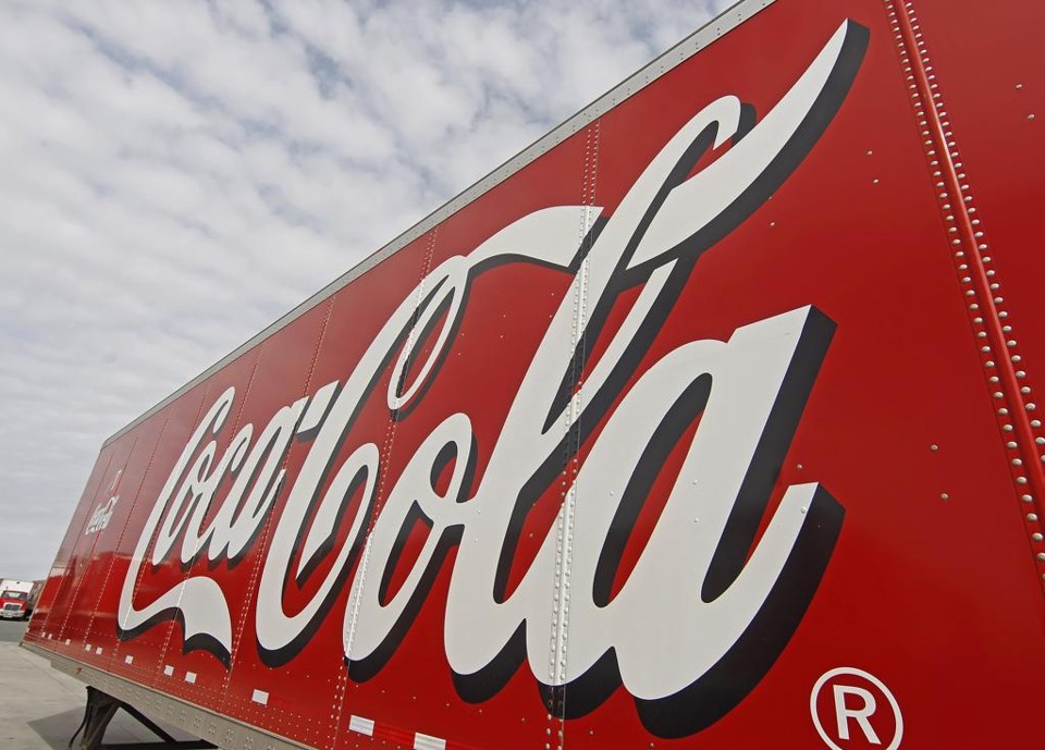 Em números consolidados, as vendas globais da Coca-Cola subiram 3% em volume, impulsionadas por bebidas sem gás como chás prontos para beber e sucos | George Frey /Reuters