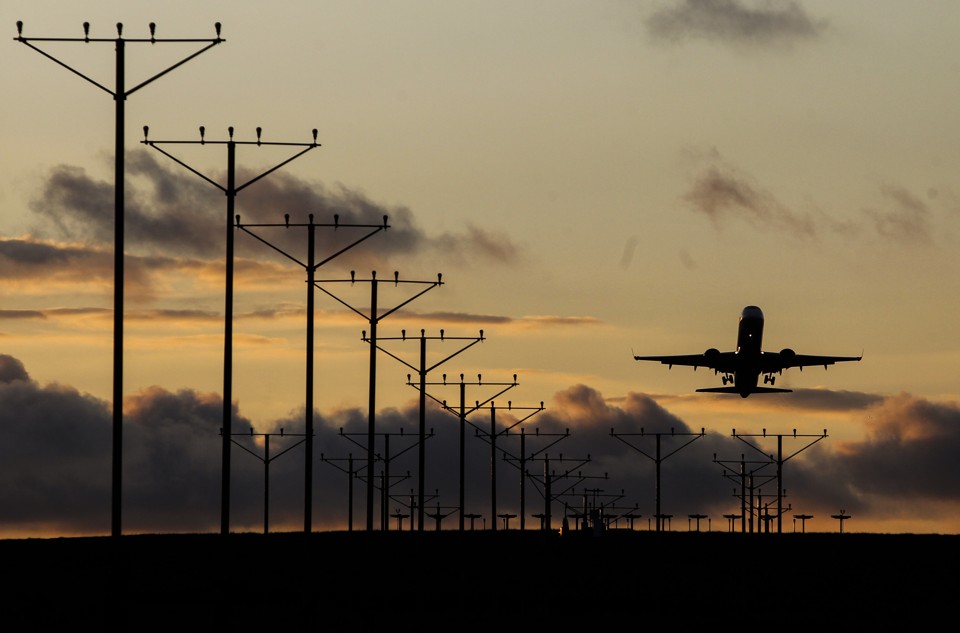 Brasil atrasa votação de acordos de aviação | Daniel Castellano/Gazeta do Povo