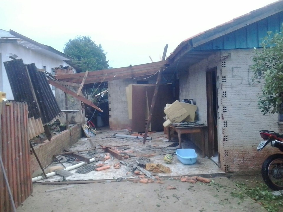 Casa danificada pelos ventos e granizo em Ipiranga | Edson Witek/Defesa Civil