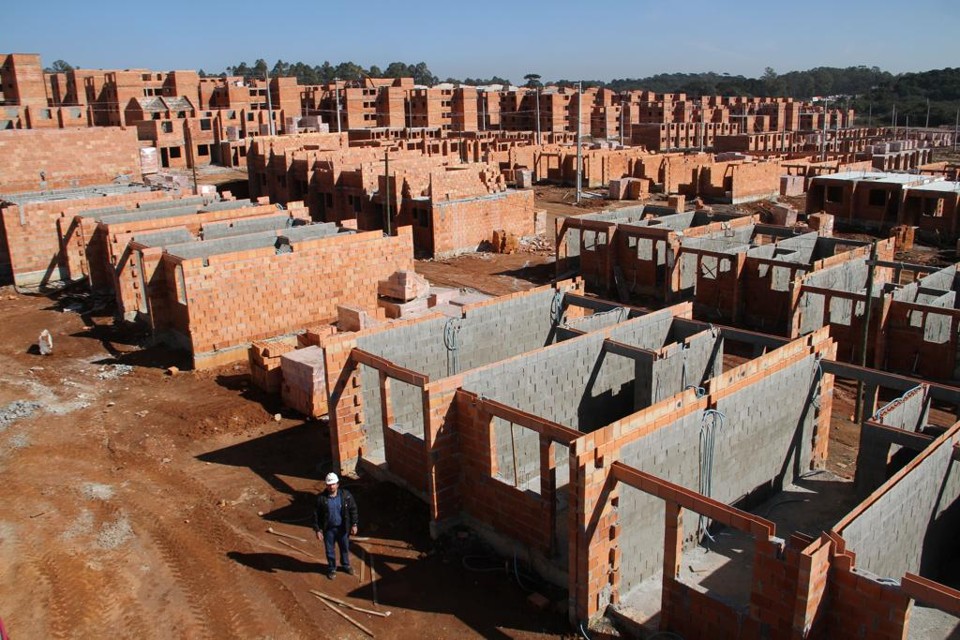 Em 2015 e 2016, o FGTS vai desembolsar R$ 8,1 bilhões a fundo perdido para a construção de moradias da chamada “faixa 1” do programa Minha Casa Minha Vida | Daniel Castellano/Gazeta do Povo