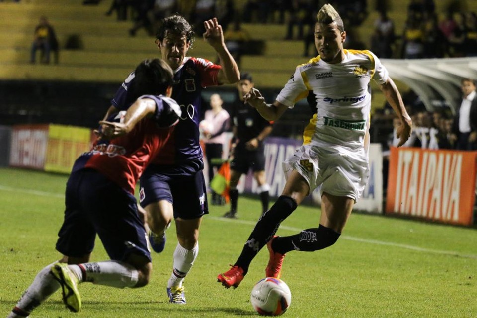 Tricolor e Tigre fizeram partida ruim em Santa Catarina | Folhapress