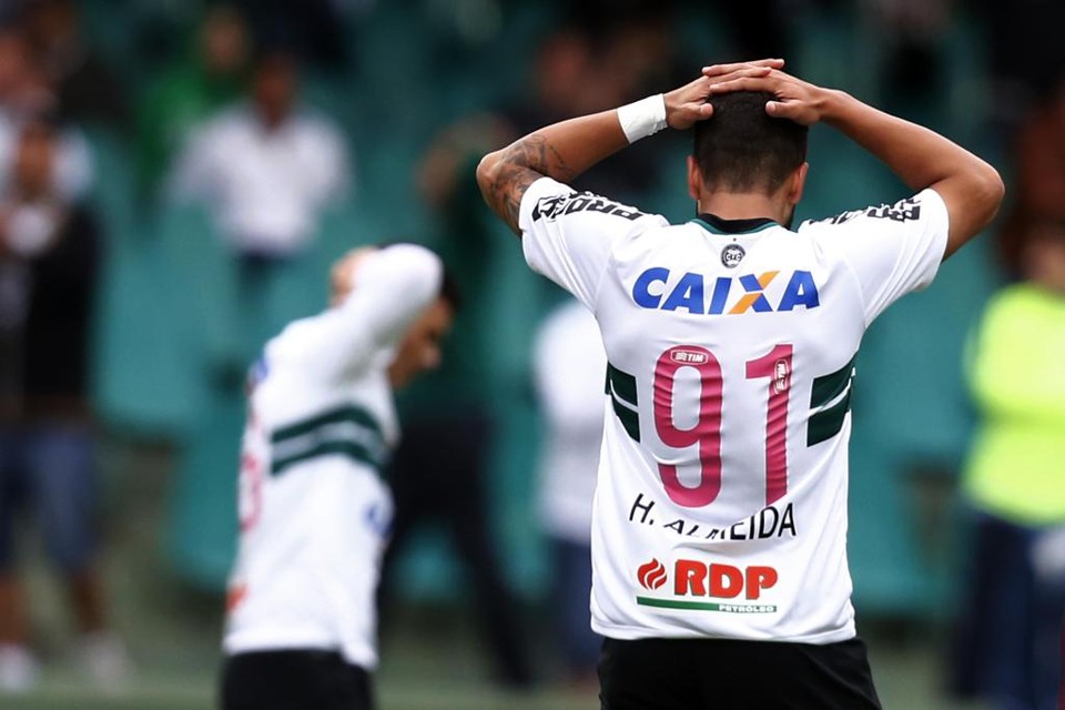 O Coritiba precisa vencer quatro dos seis jogos restantes do Brasileiro para escapar do rebaixamento. | Albari Rosa/Gazeta do Povo