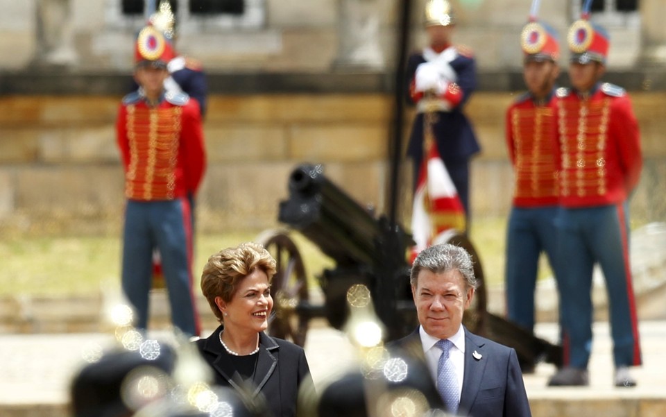 Dilma Rousseff com o presidente da Colômbia Manuel Santos: tentativa de se aproximar | John Vizcaino/Reuters