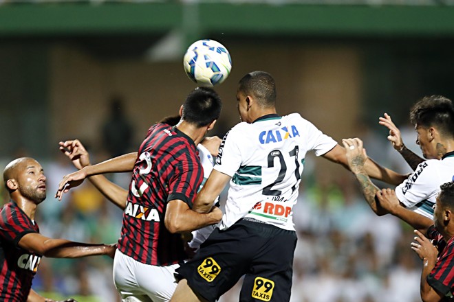 Dupla Atletiba luta contra o rebaixamento nas sete rodadas restantes do Brasileiro | Albari Rosa/Gazeta do Povo