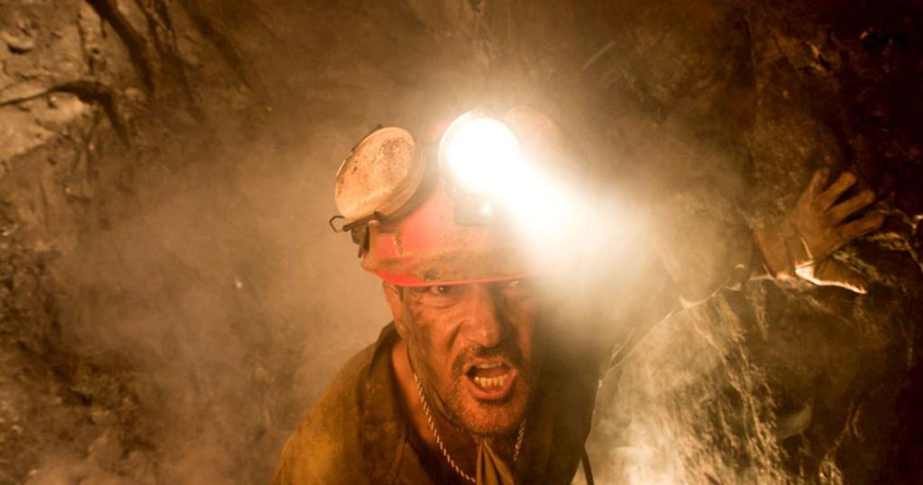 Antonio Banderas vive Mario Sepúlveda, mineiro que liderou o grupo durante o resgate. | Divulgação