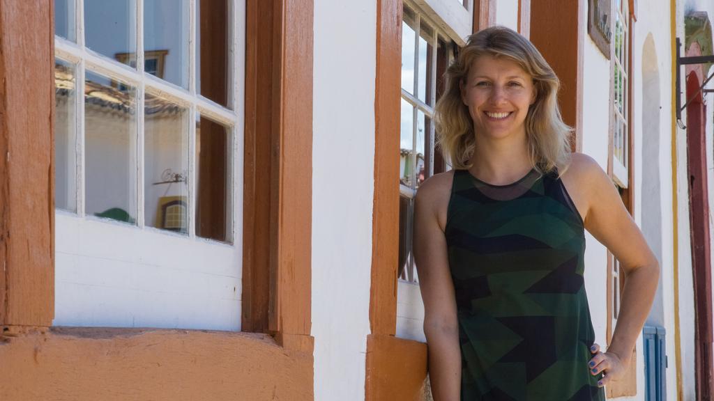 Ana Johann, diretora do premiado “Notícias da Rainha”: obra analisa caminho do roteiro. | Divulgação