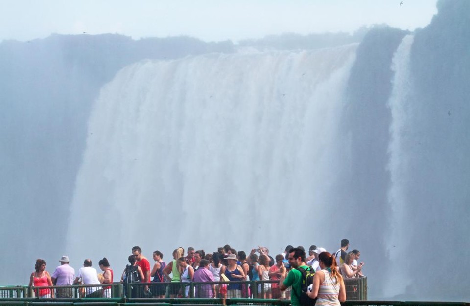 Brasileiros e moradores do Mercosul continuam tendo desconto no valor do ingresso de 50% e 25%, respectivamente. | Christian Rizzi/Arquivo/Gazeta do Povo