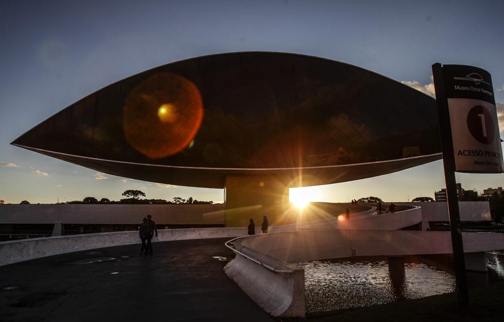 Museu Oscar Niemeyer , em Curitiba, irá receber o º Fórum de Agricultura da América do Sul.