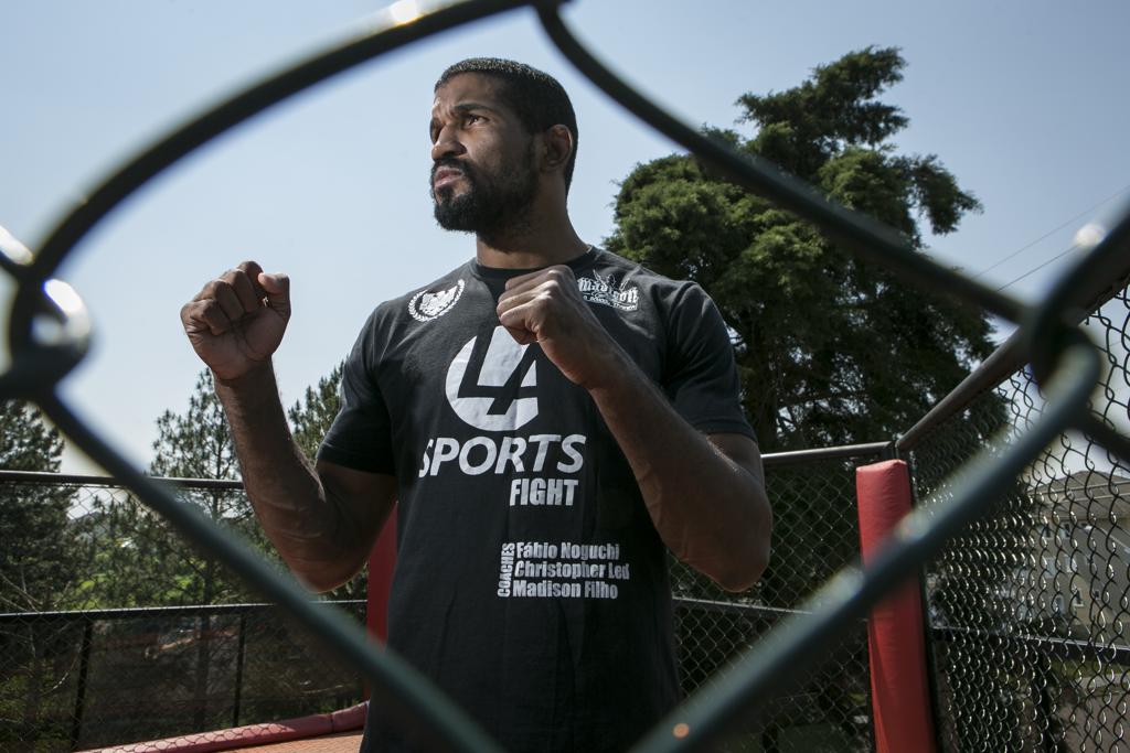 Rafael Carvalho disputa título dos médios do Bellator nesta sexta-feira | Marcelo Andrade/Gazeta do Povo