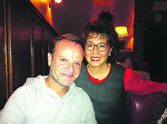 Rubinho Barrichello jantou no último sábado com amigos de São Paulo no Île de France. Ele contou à Clara Chao Decock que o tradicional restaurante francês lhe foi recomendado por um amigo de lá | / Foto: Divulgação