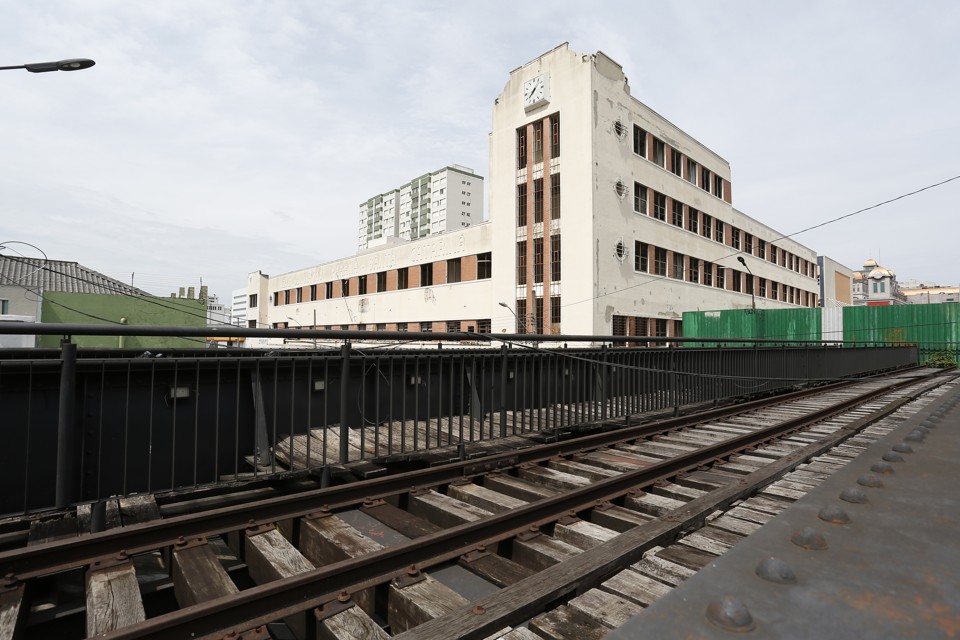 De volta aos trilhos: abandonado por anos, Edifício Teixeira Soares passa por reformas. | Henry Milleo/Gazeta do Povo