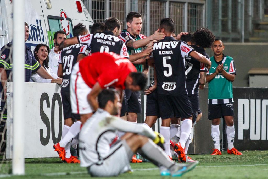 Festa mineira no Independência: jogadores do Atlético-MG comemoram o gol da vitória sobre o Internacional, por 2 a 1. | Bruno Cantini/Atlético MG