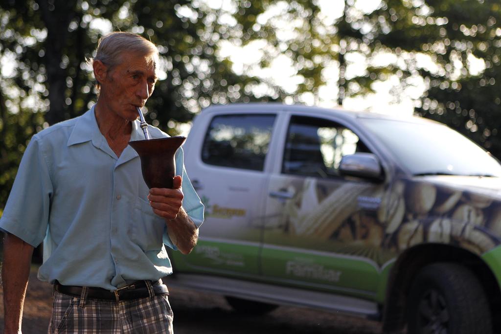 Chimarrão é companheiro inseparável dos produtores familiares do Rio Grande do Sul | Jonathan Campos/Gazeta do Povo