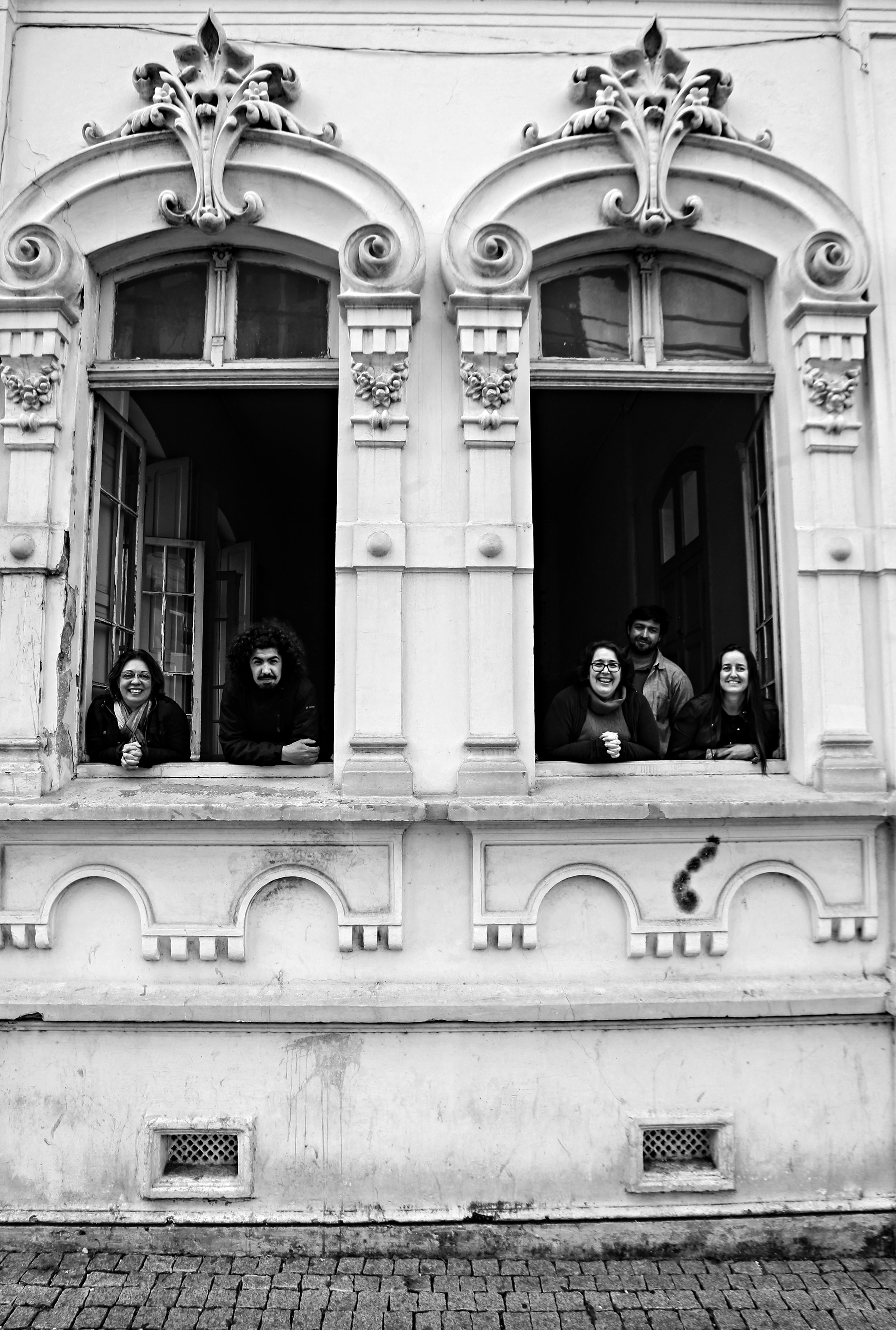 Equipe: Vânia Machado, Maycon Madeira, Maria Helena Pupo, Rafael Possette e Andréa Burakoski: prédio de volta à escola. | Daniel Castellano/Gazeta do Povo