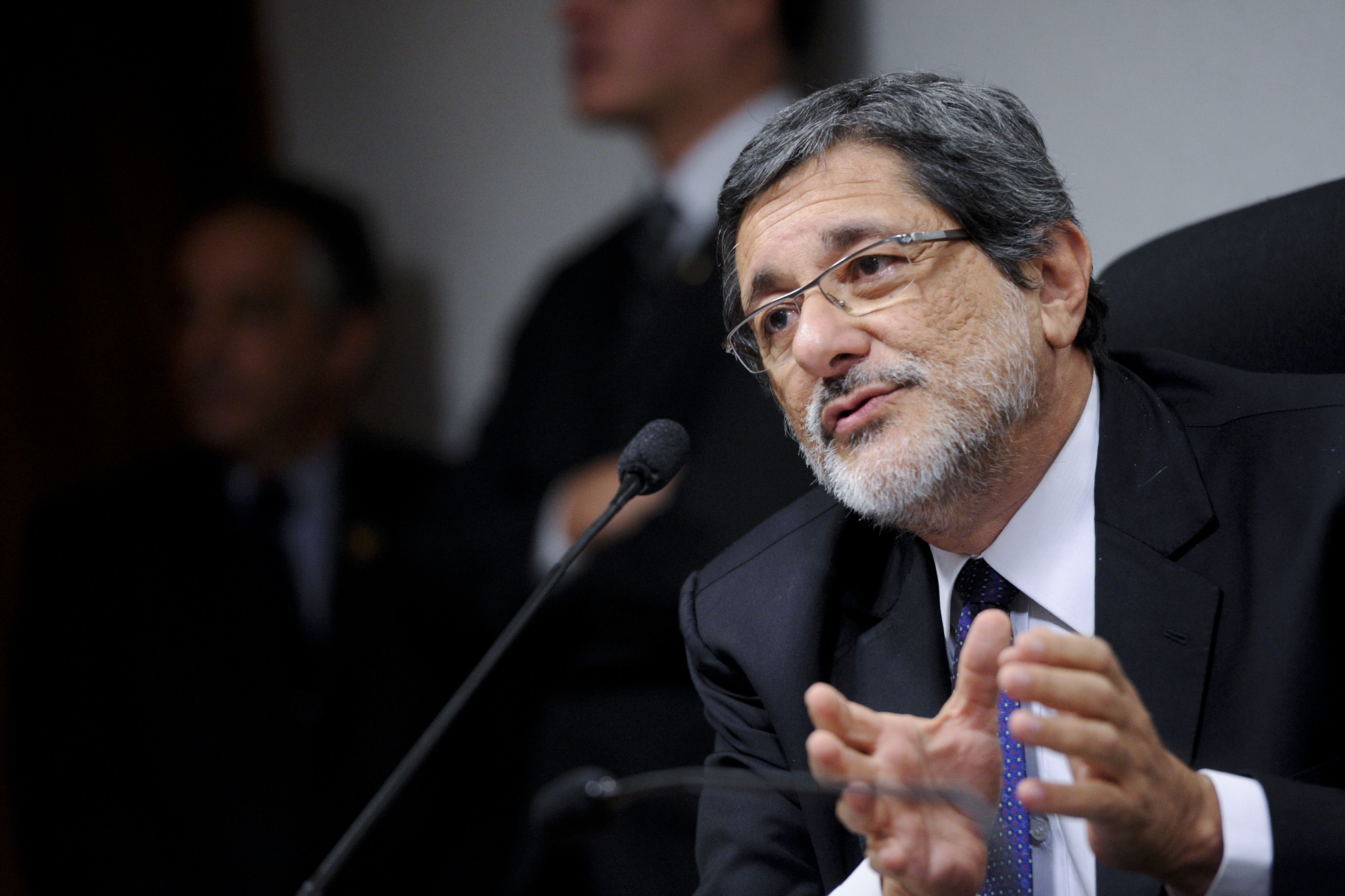 Ex-presidente da Petrobras, Sergio Gabrielli está sendo investigado pela Operação Lava Jato. | Pedro França/Agência Senado